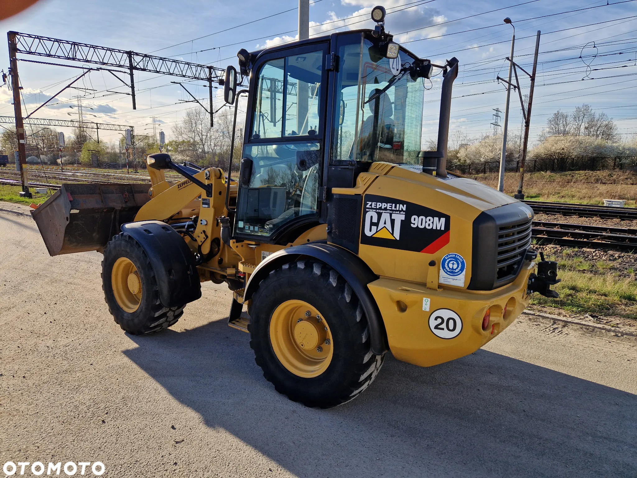 Caterpillar 908M - 15