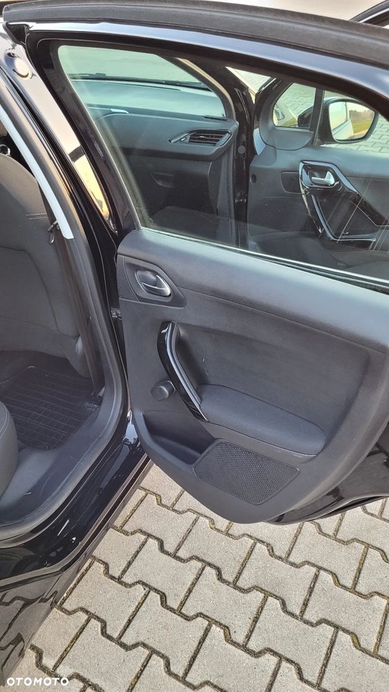 Peugeot 208 BlueHDi 100 Active - 14