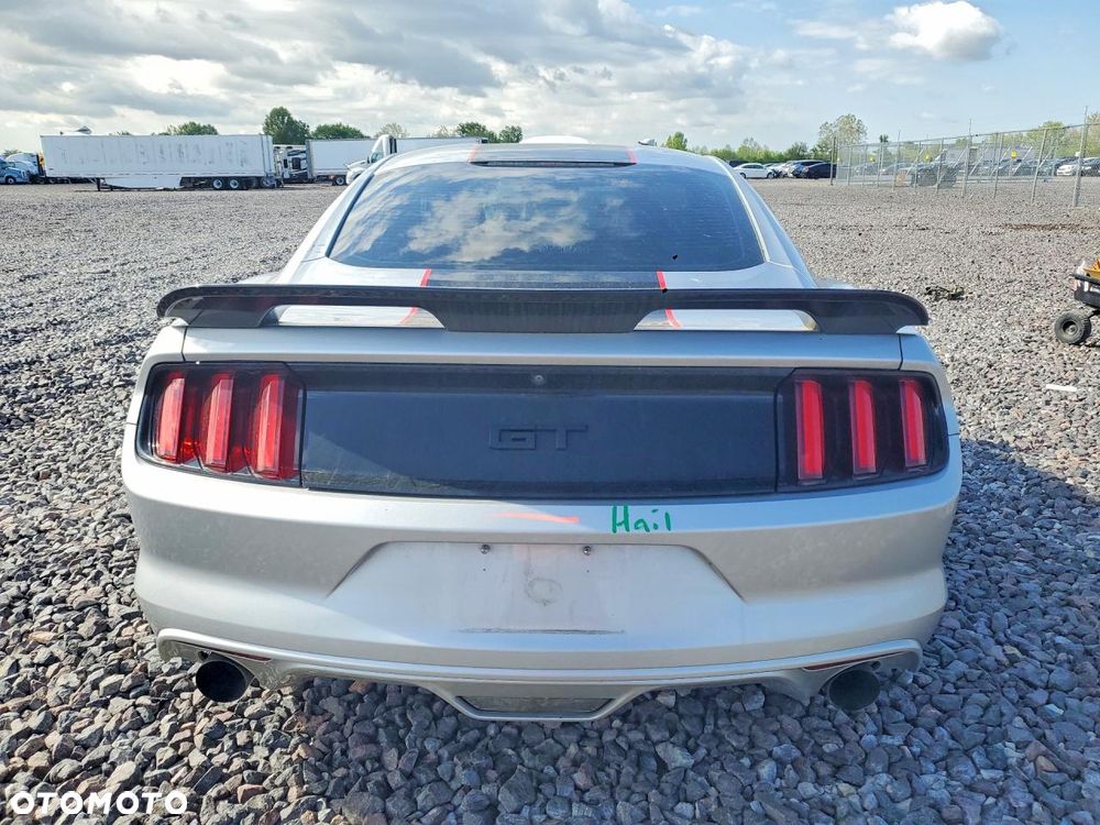 Ford Mustang 5.0 V8 GT - 6