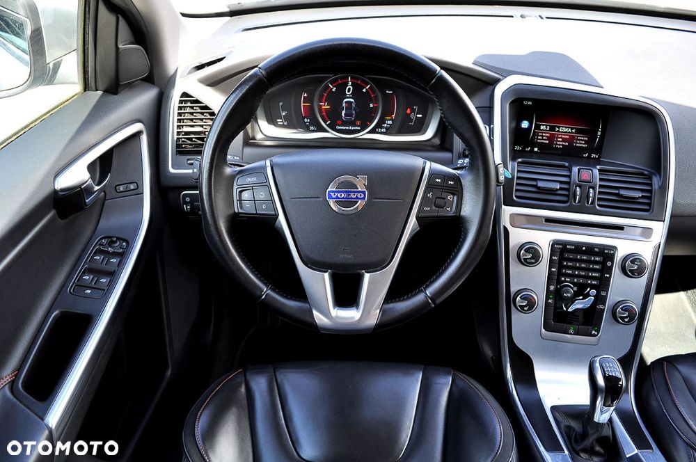 Volvo XC 60 D3 Drive-E Ocean Race - 24