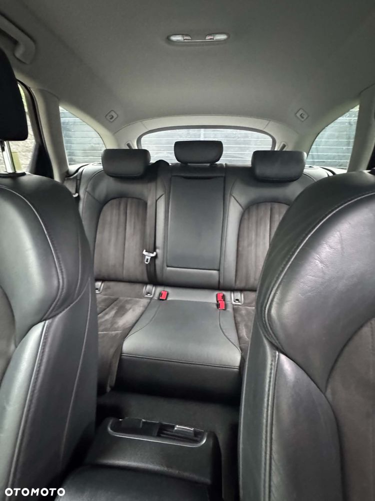 Audi A6 Avant 2.0 TDI ultra S tronic - 32