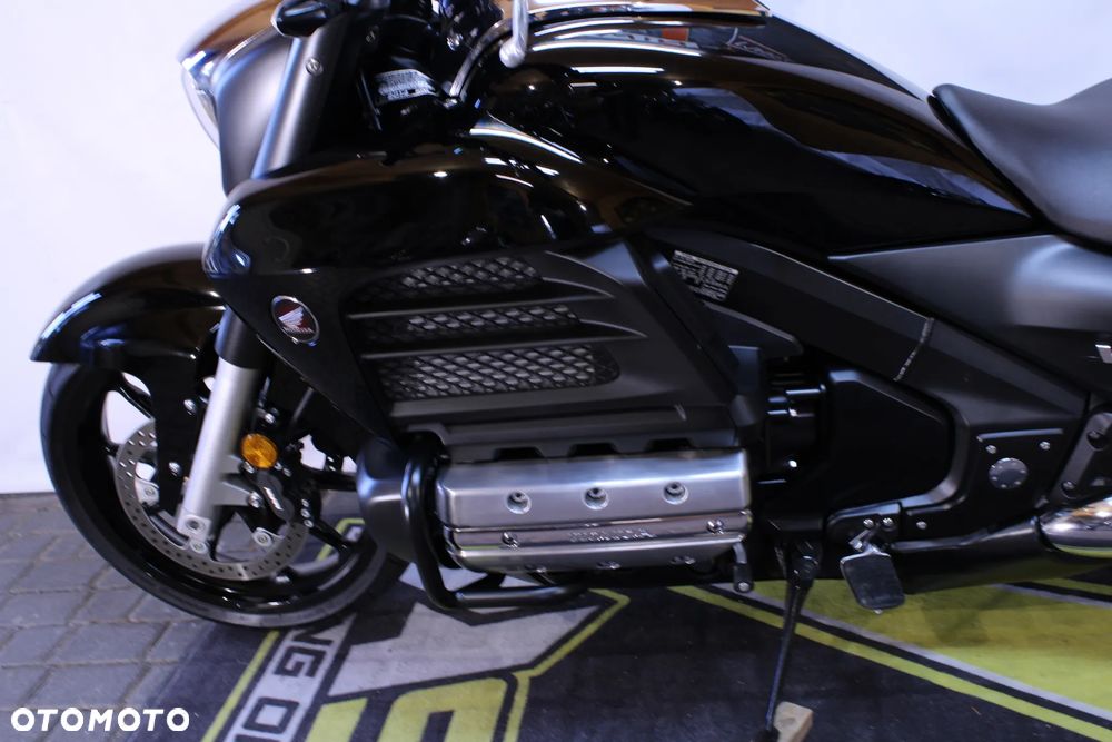 Honda GL - 27