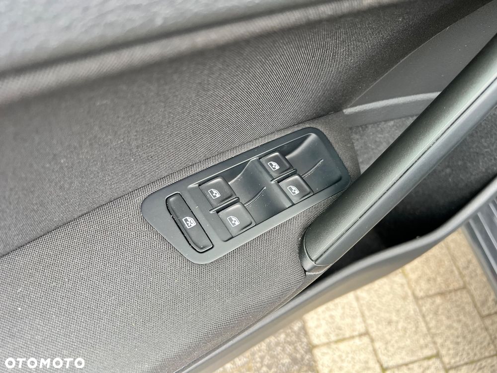Volkswagen Golf 1.0 TSI (BlueMotion Technology) Comfortline - 17