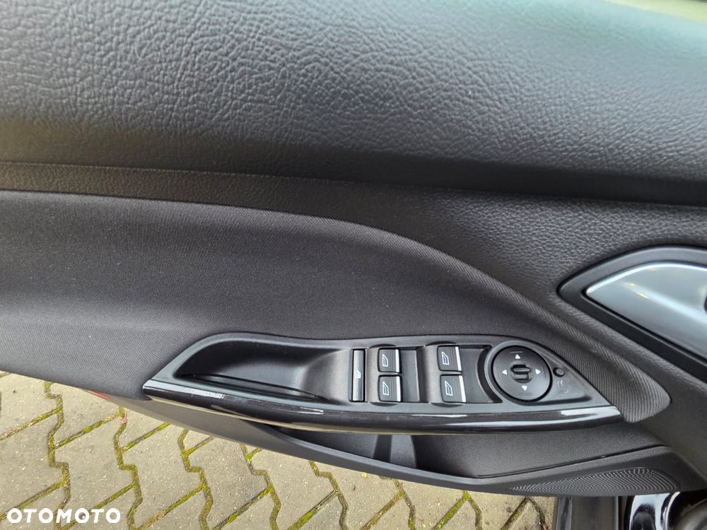 Ford Focus 1.0 EcoBoost Titanium - 17
