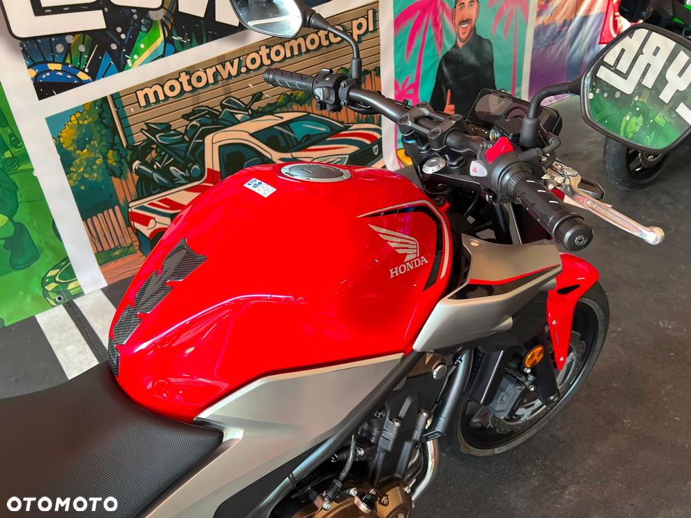 Honda CB - 12