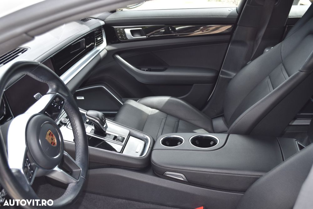 Porsche Panamera - 5