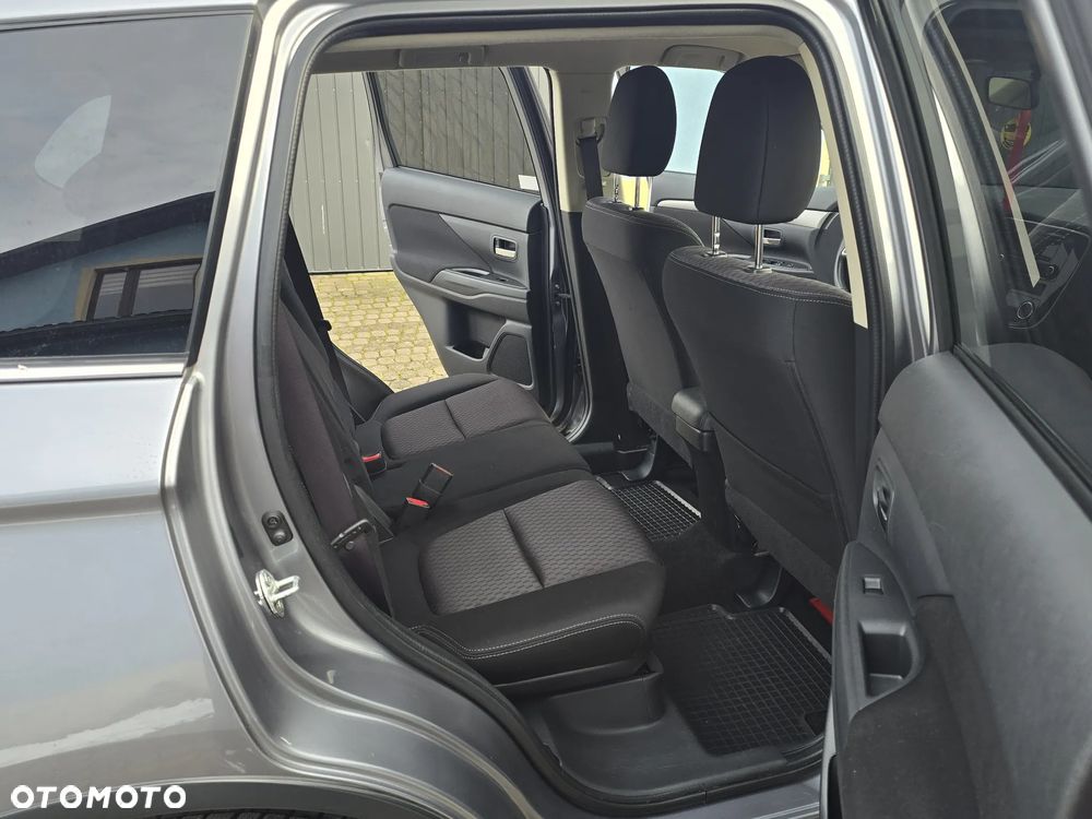 Mitsubishi Outlander 2.2 DID Intense + 4WD - 7