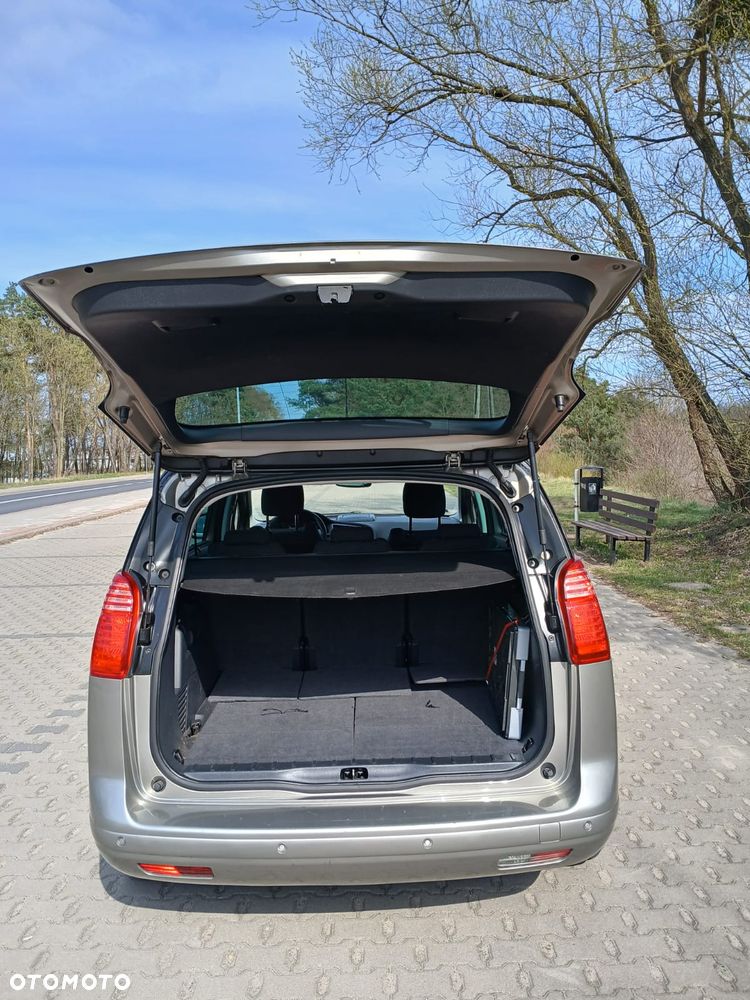 Peugeot 5008 1.6 BlueHDi Style 7os - 8