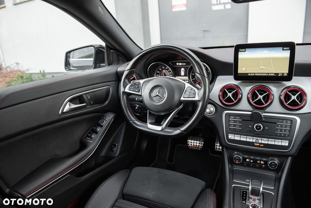 Mercedes-Benz CLA AMG 45 4Matic 7G-DCT - 26