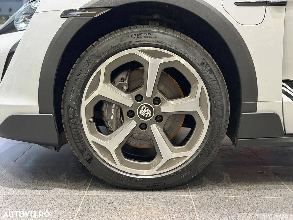 Porsche Taycan 4 - 19