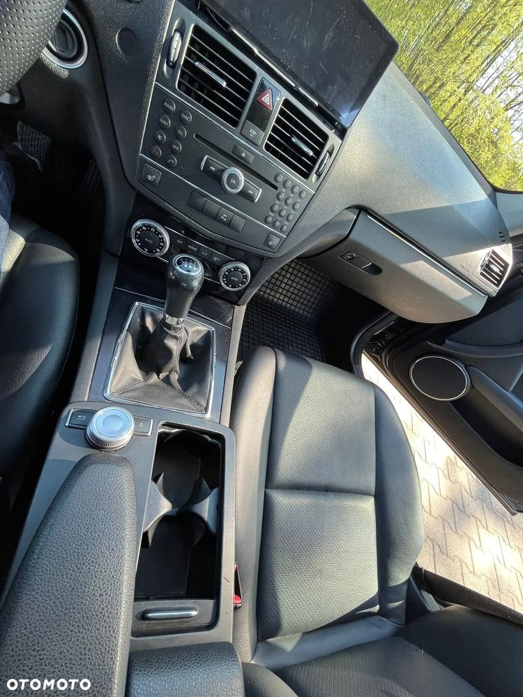 Mercedes-Benz Klasa C 200 CDI DPF Elegance - 17