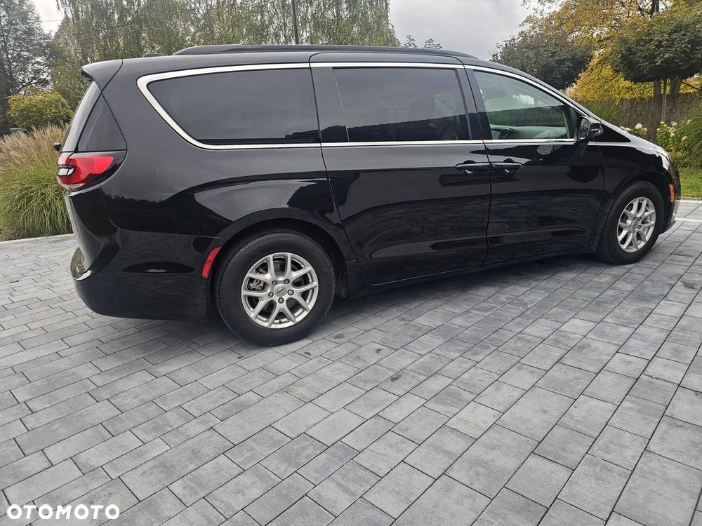Chrysler Pacifica - 11
