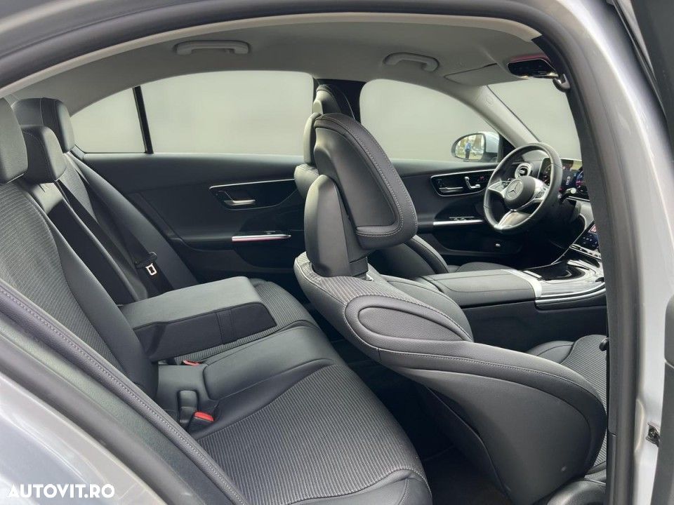 Mercedes-Benz C - 13