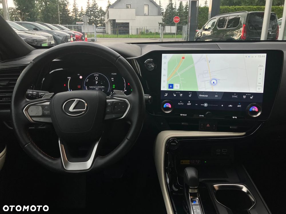Lexus NX 450h+ Omotenashi AWD - 23
