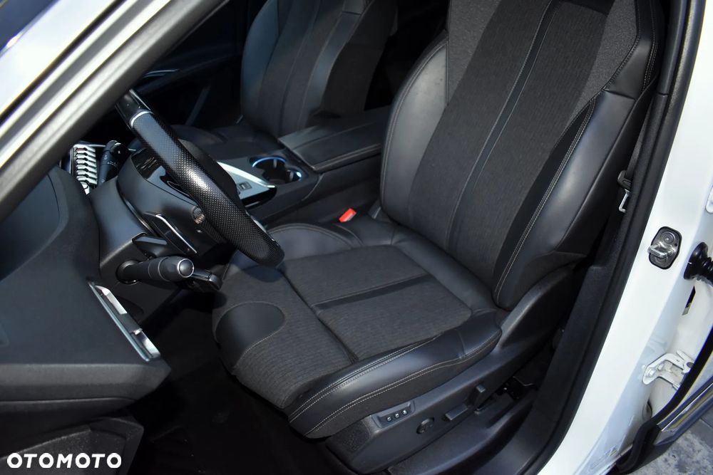Peugeot 5008 e-HDI FAP 115 EGS6 Stop&Start Allure - 24