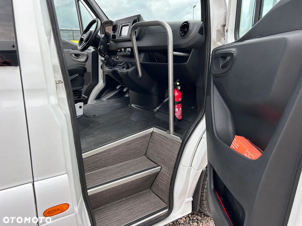 Mercedes-Benz Sprinter 519 - 10
