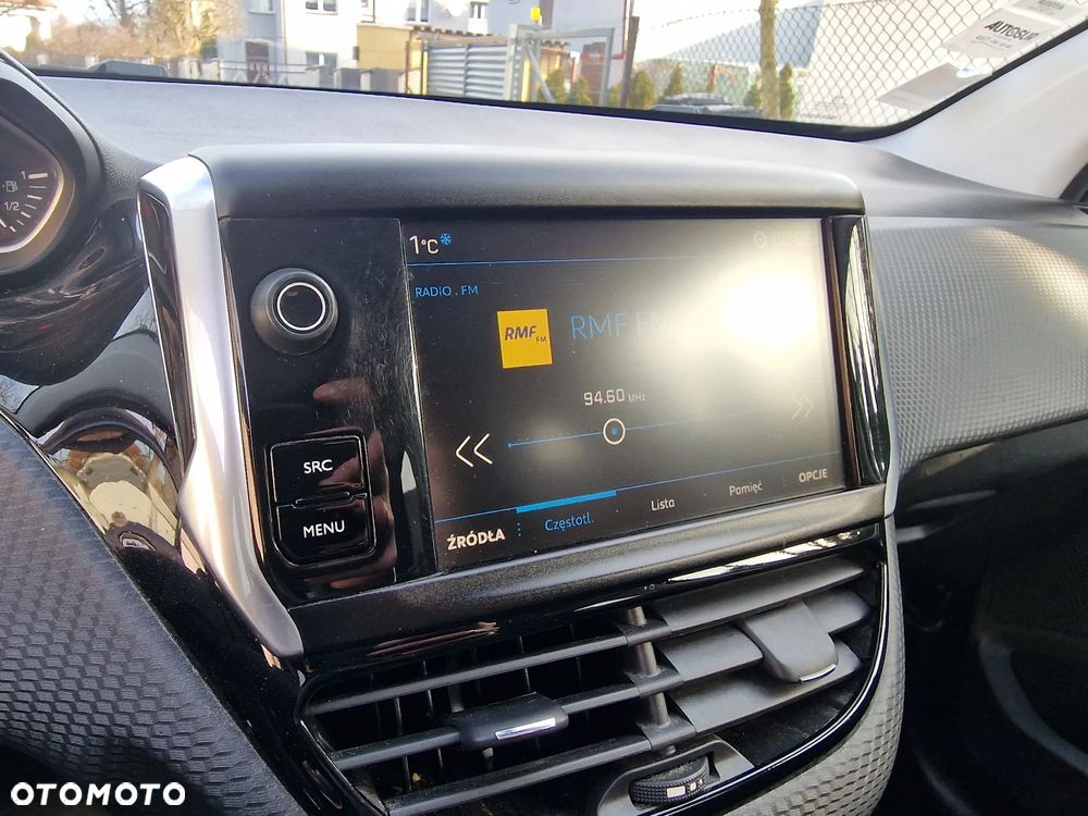 Peugeot 208 1.2 PureTech Style - 26