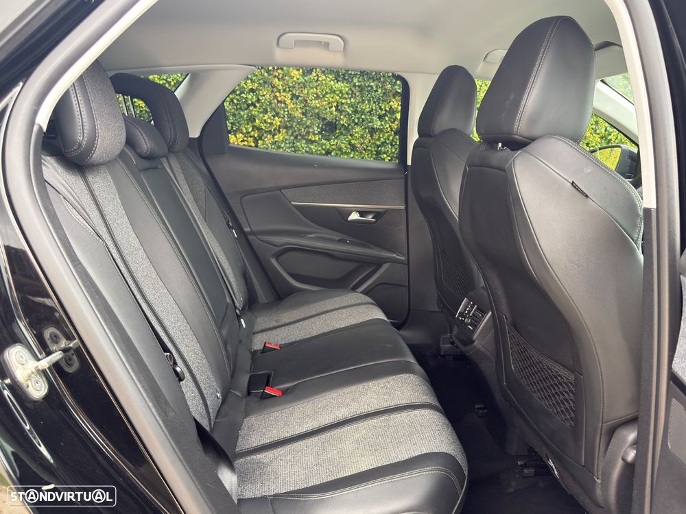 Peugeot 3008 1.2 PureTech Allure Pack EAT8 - 19