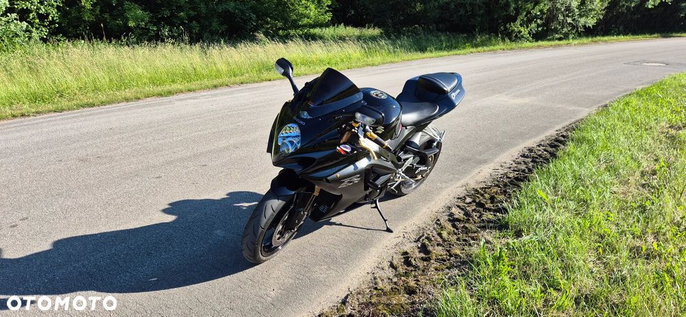 Suzuki GSX-R - 15