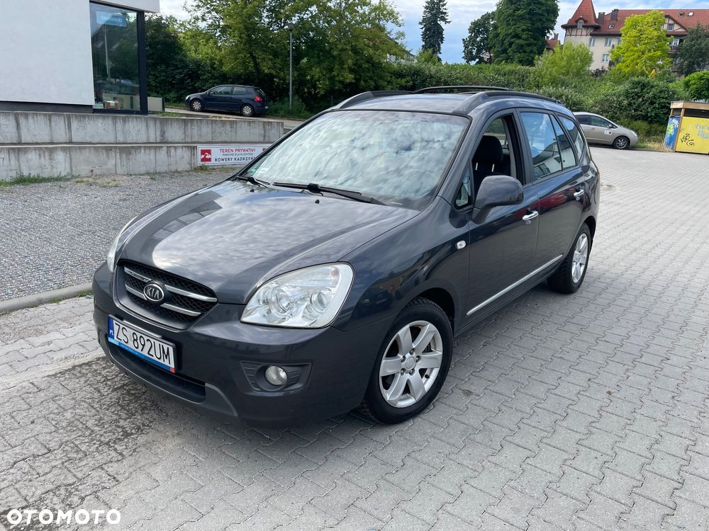 Kia Carens - 1