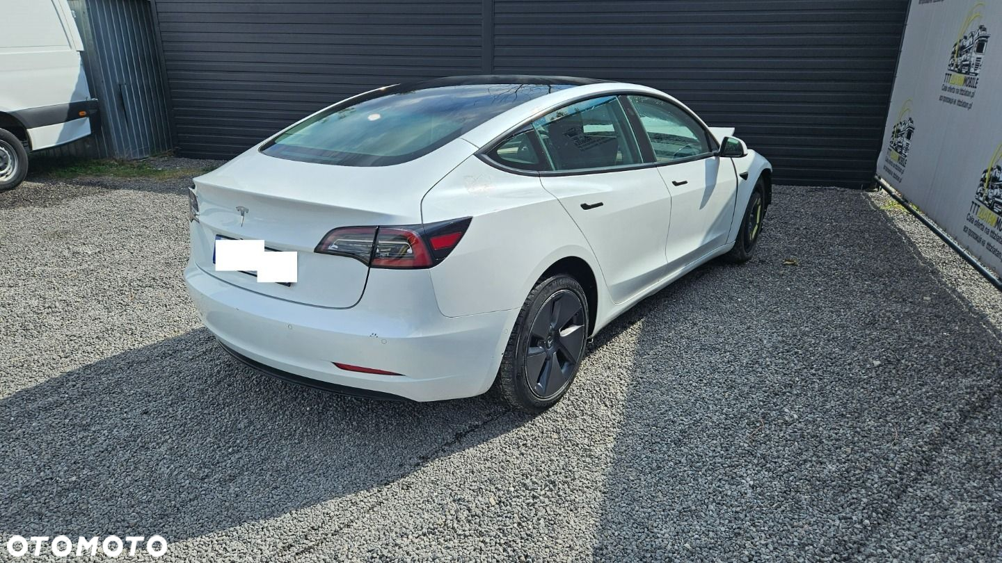 Tesla Model 3 - 11
