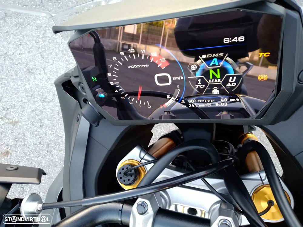 Suzuki GSX SUZUKI GSX-S1000X - 4