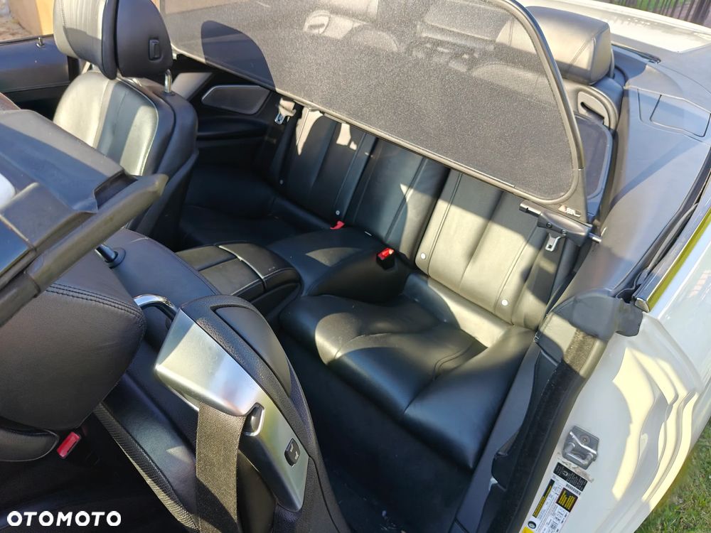 BMW Seria 6 650i - 7