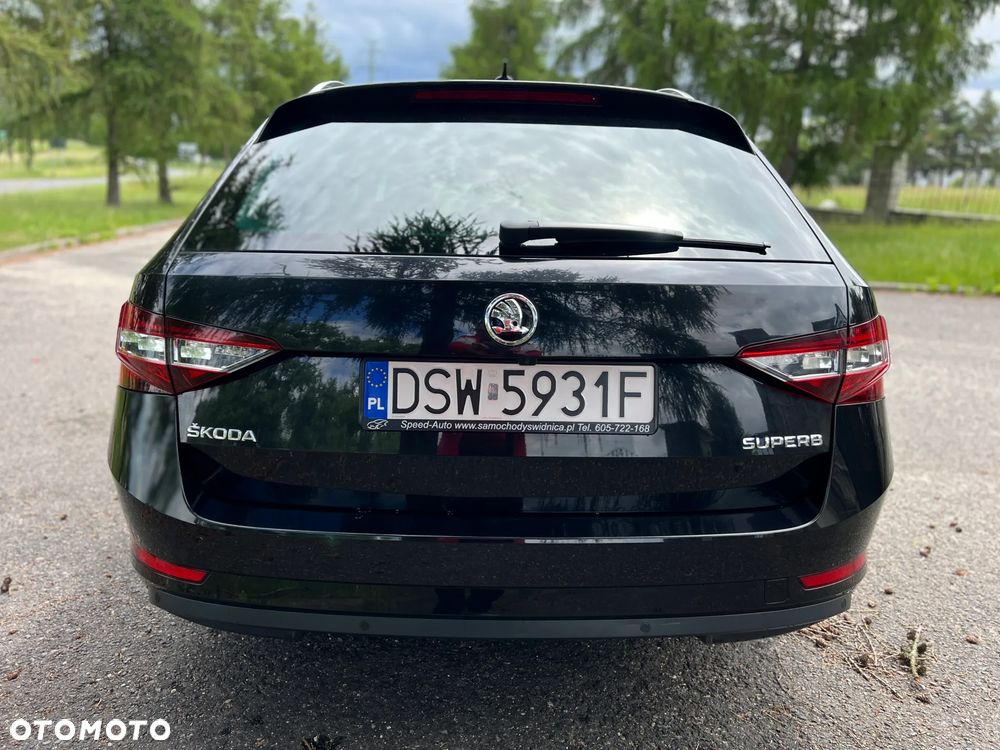 Skoda Superb 2.0 TDI DSG Style - 8