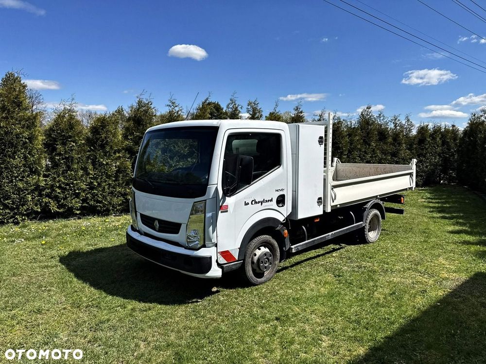 Renault Maxity - 10