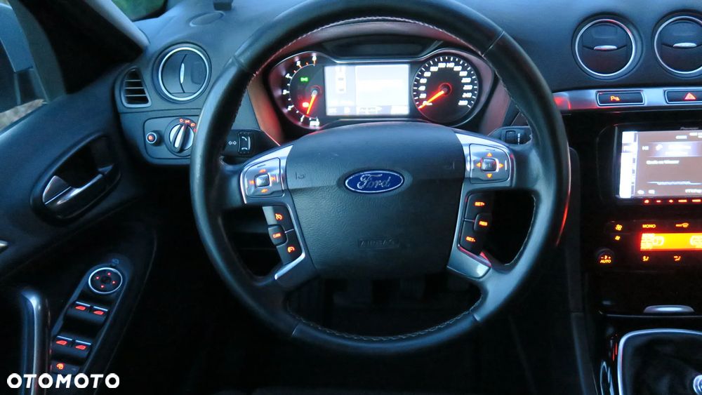 Ford S-Max - 19