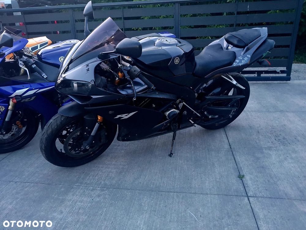 Yamaha R1 - 7