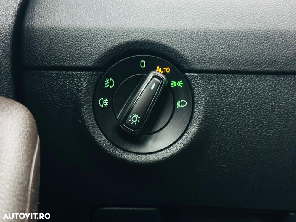 Skoda Octavia Combi 1.6 TDI DSG Premium Edition - 19