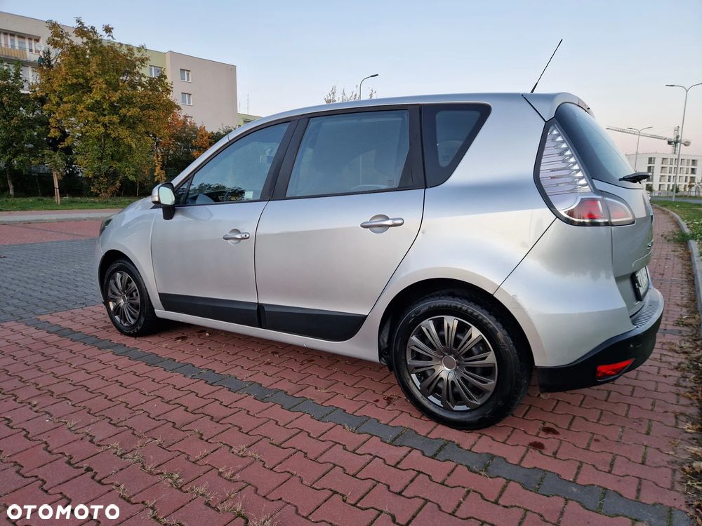 Renault Scenic 2012 photo 4