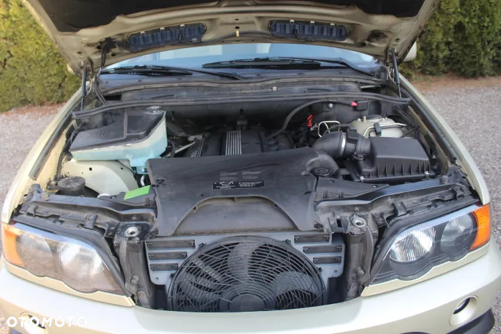 BMW X5 3.0 i - 18