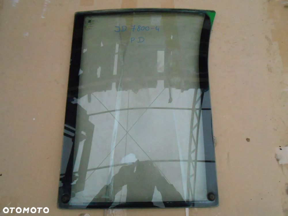 Szyba przednia prawa John Deere 7800 - 2