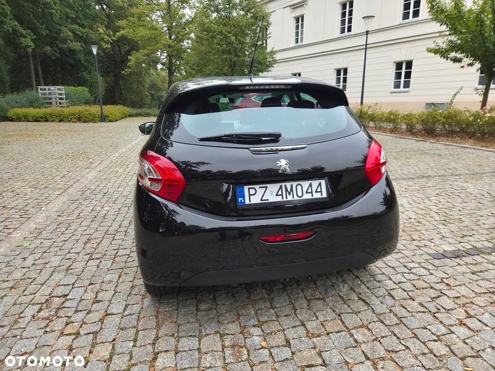 Peugeot 208 1.6 e-HDi Allure STT - 8