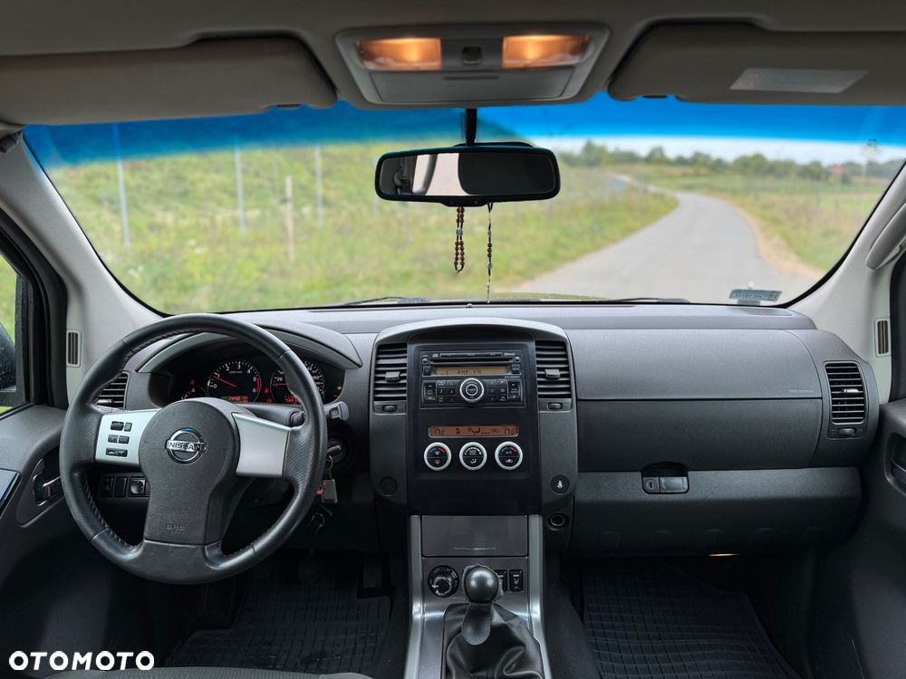Nissan Pathfinder 2.5 D SE - 7