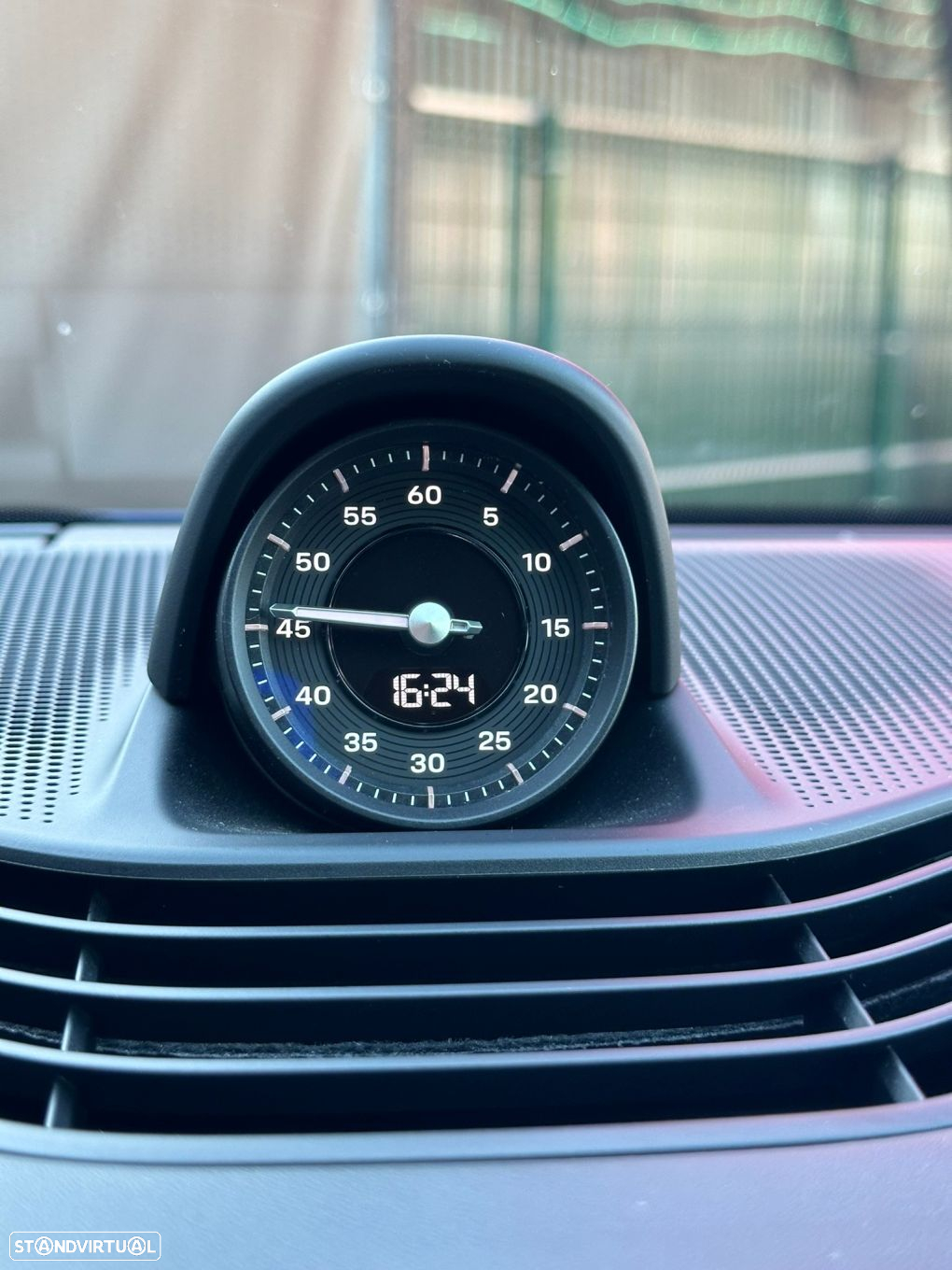 Porsche Taycan 4S - 10