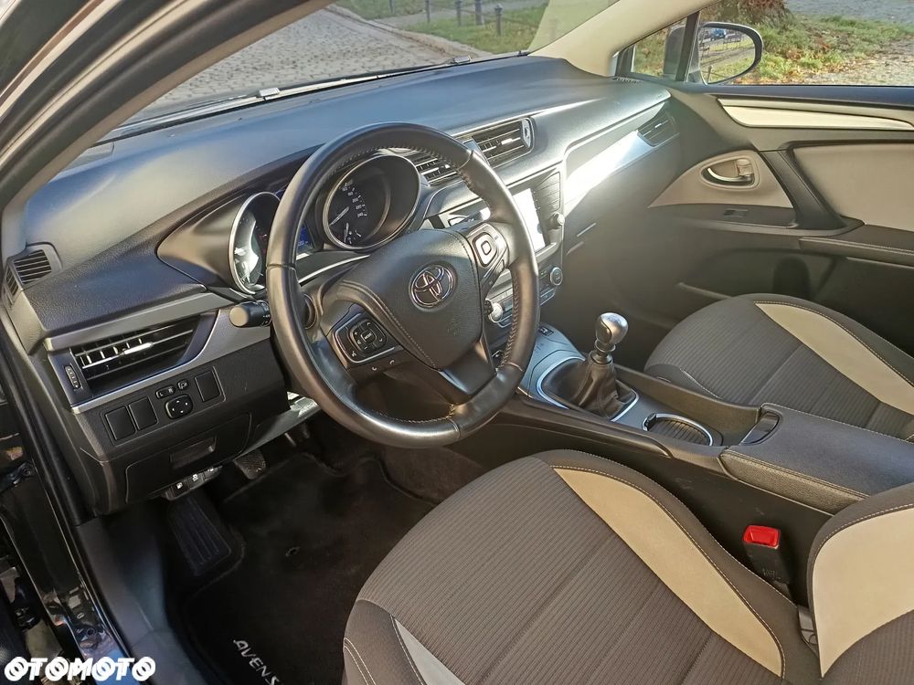 Toyota Avensis 1.8 Premium - 9