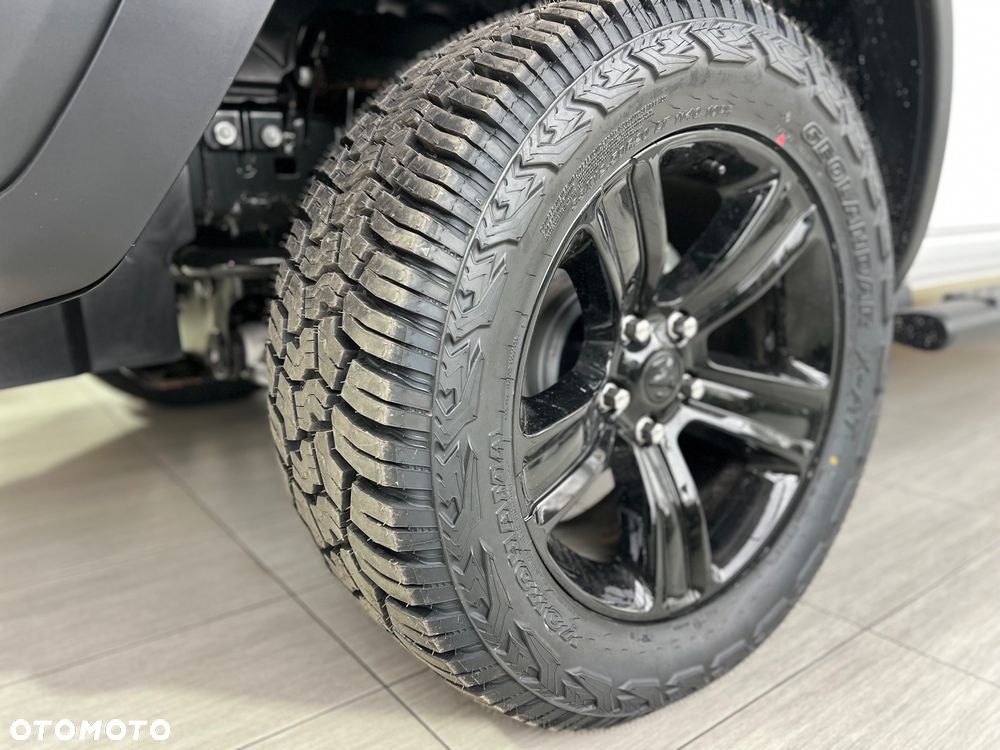 Dodge RAM 1500 5.7 4x4 - 16