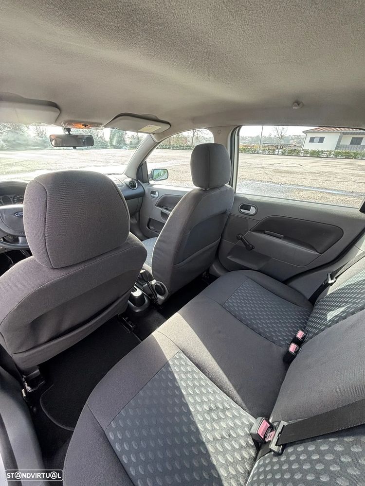 Ford Fiesta 1.25 Ambiente - 12