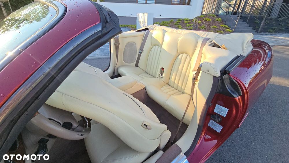 Jaguar XK8 - 17