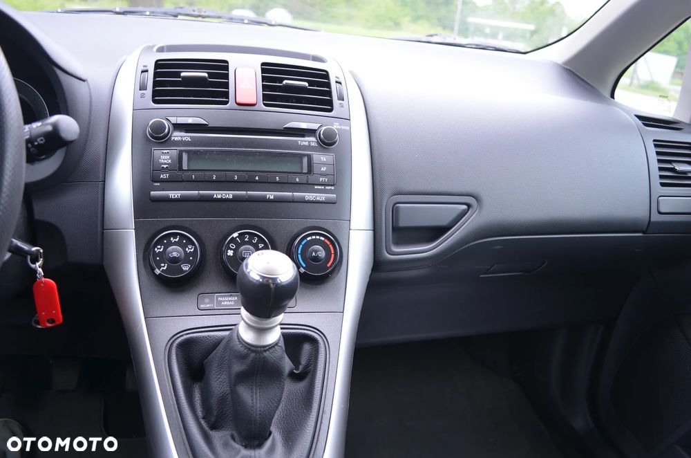 Toyota Auris 1.6 2010 - 7