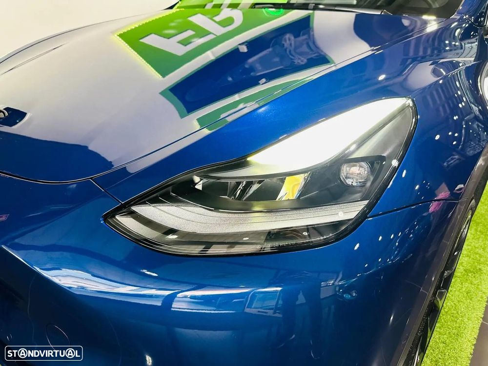 Tesla Model Y Long Range Dual Motor AWD - 23