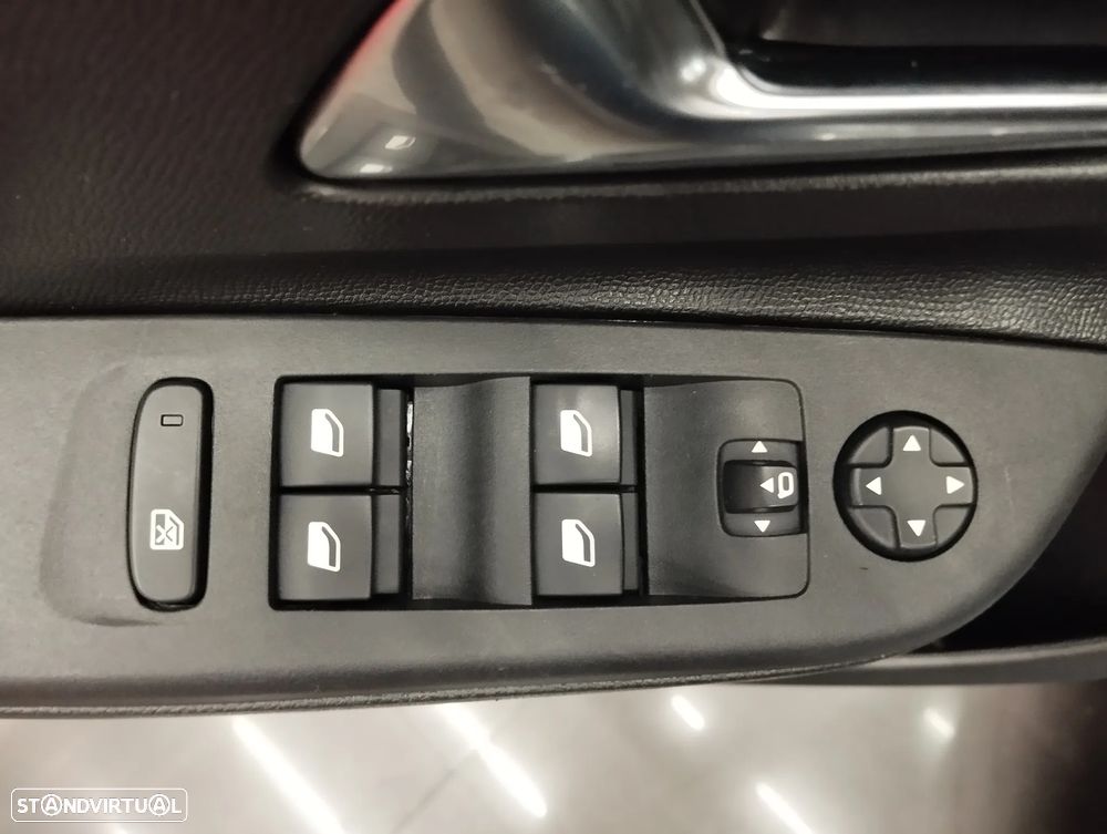 Opel Corsa 1.2 T GS - 16