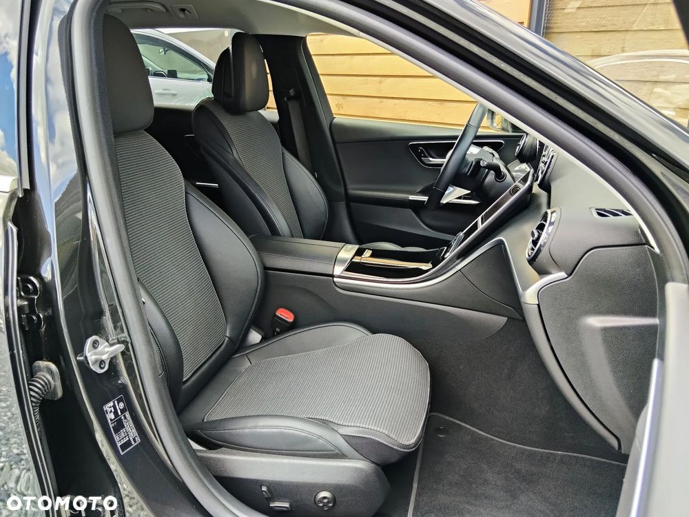 Mercedes-Benz Klasa C 220 d 4Matic 9G-TRONIC Avantgarde - 26