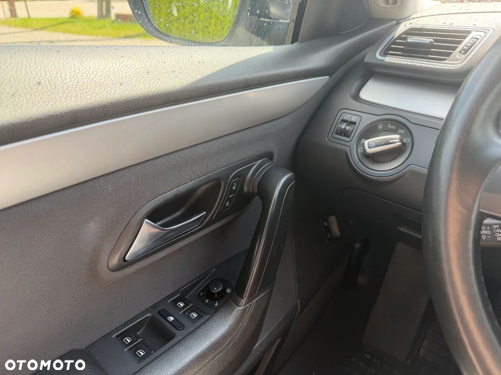 Volkswagen Passat 1.8 TSI Sportline - 9