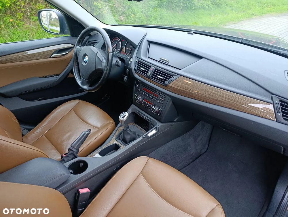 BMW X1 sDrive18d xLine - 19