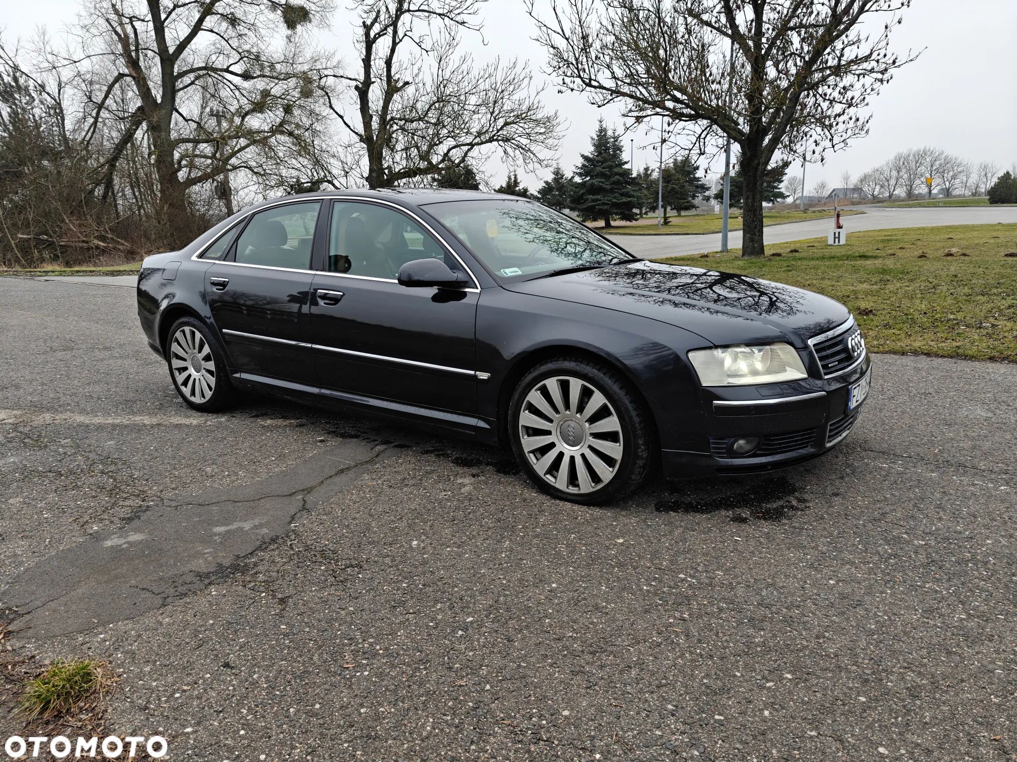 Audi A8 4.2 Quattro - 1