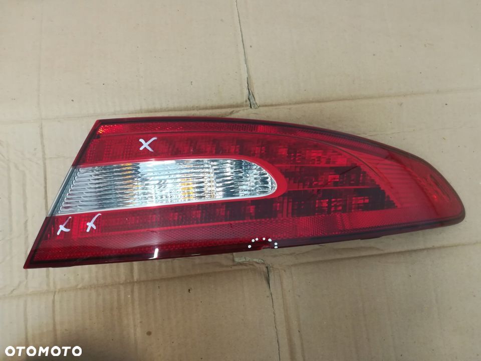 Jaguar XF X250 lampa prawa tył BT104 - 1